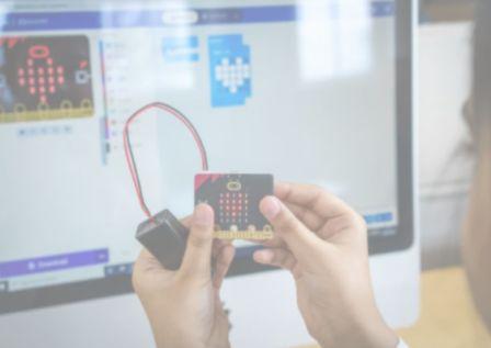 Kúzla s micro:bitom: Keď technológie ožívajú